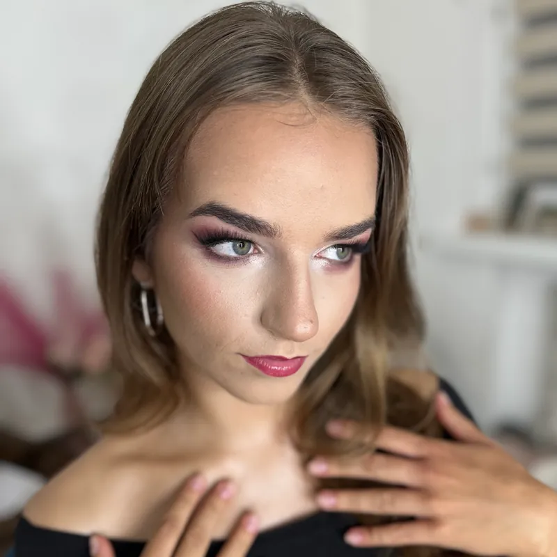 Glam makeup — makijaż wieczorowy z wyraźnie podkreślonym spojrzeniem. ✨